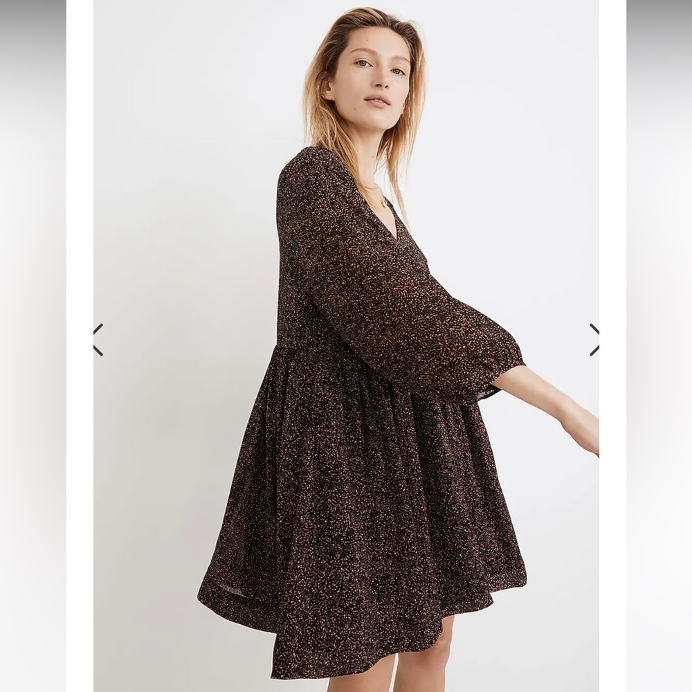 Madewell Georgette v-neck babydoll dress in brushed texture Size M . Style MC332